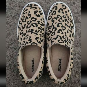 Leopard flats, size 8.5